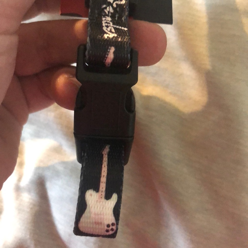 Fender Dog Collar with Guitar Print - Picture 4 of 6